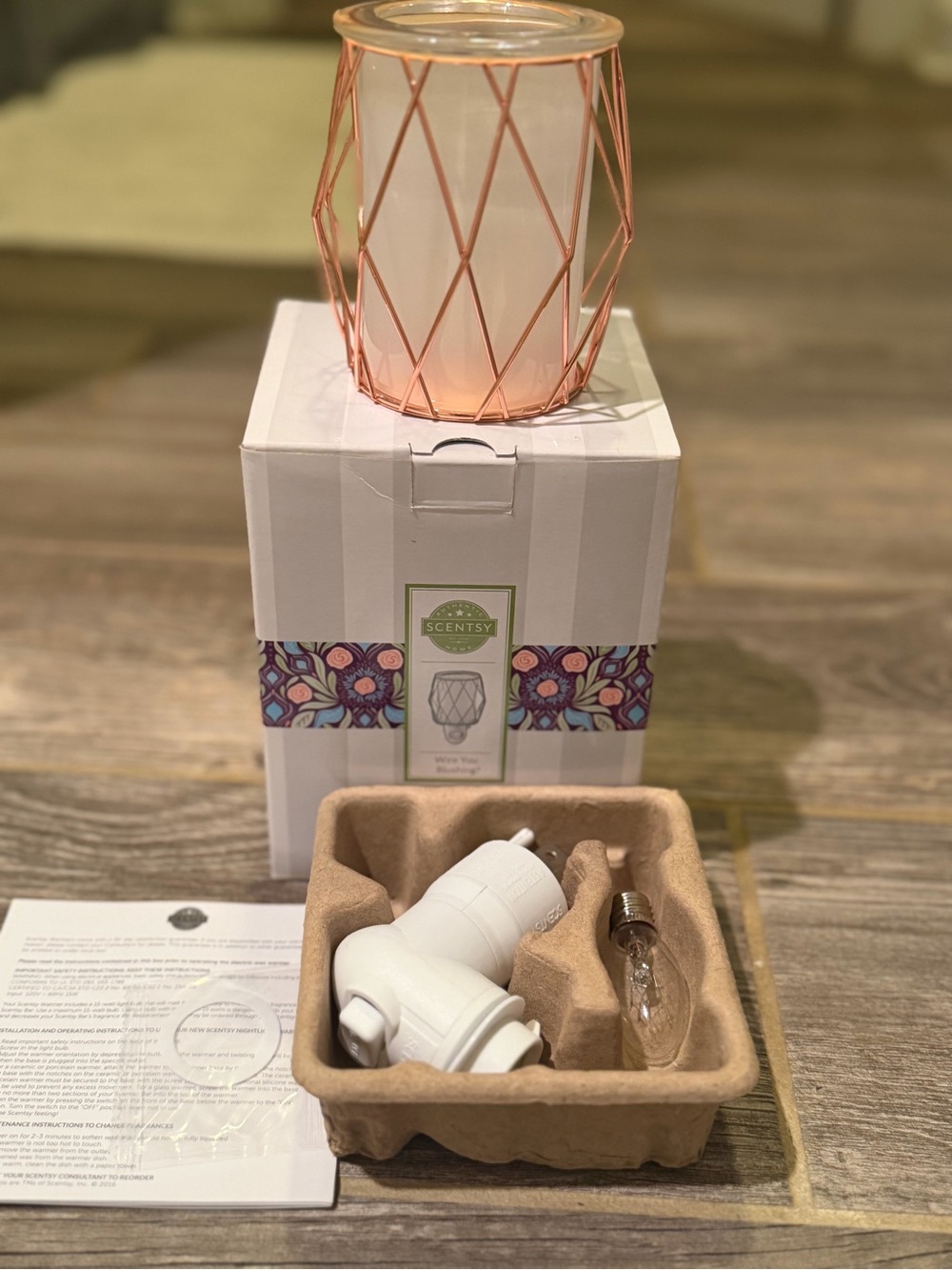 Scentsy Wire You Blushing Mini Warmer